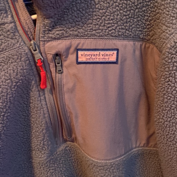 Vineyard vines Sherpa pull over doesn’t fit anymore in good condition - Picture 2 of 3